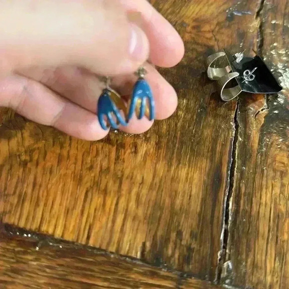 Vintage hypo allergenic gold hammered hoops, silver hooped, and blue hoops - Picture 4 of 5